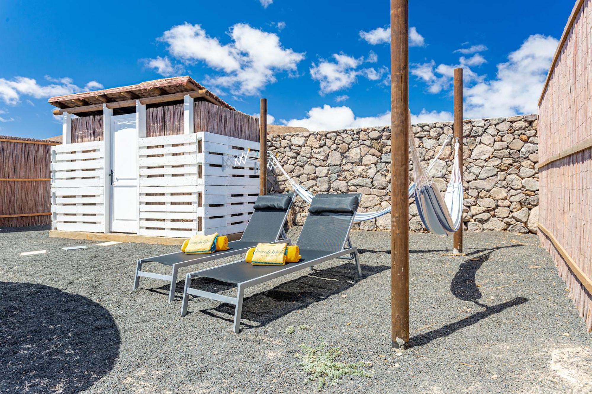 Finca De Arrieta Village - Yurts And Stone Cottages - Shared Pool - Walking Distance To Arrieta Beach - Eco Friendly Tabayesco Kültér fotó