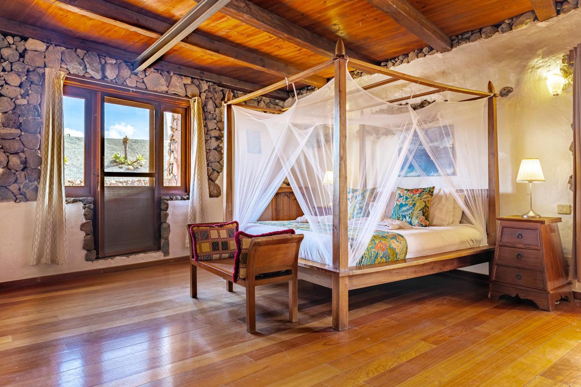 Finca De Arrieta Village - Yurts And Stone Cottages - Shared Pool - Walking Distance To Arrieta Beach - Eco Friendly Tabayesco Kültér fotó