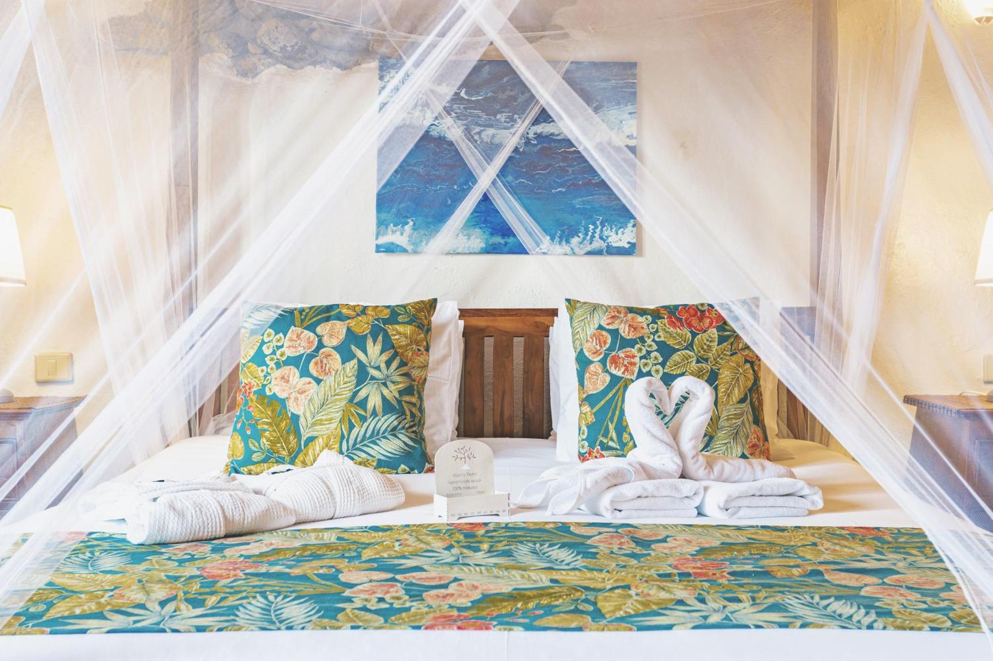 Finca De Arrieta Village - Yurts And Stone Cottages - Shared Pool - Walking Distance To Arrieta Beach - Eco Friendly Tabayesco Kültér fotó
